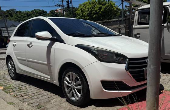 HYUNDAI HB20 1.0 COMFORT PLUS 12V FLEX 4P MANUAL HYUNDAI HB20 1.0 COMFORT PLUS 12V FLEX 4P MANUAL